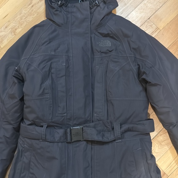 North face women’s winter coat - Picture 3 of 17